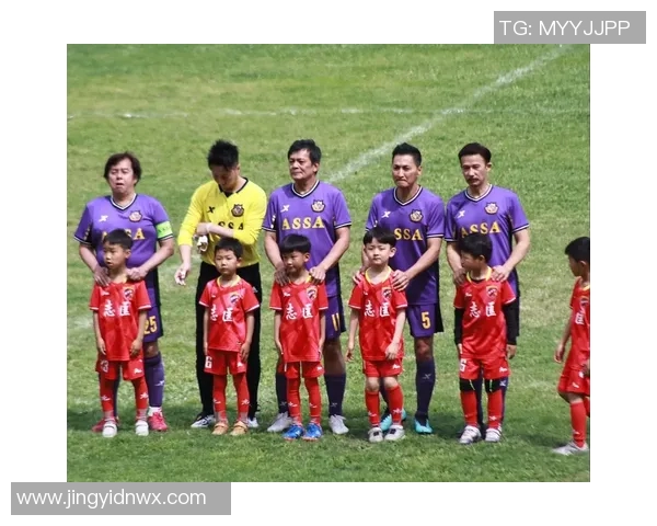 每天了解一位足球明星的成长故事与辉煌成就,探索他们背后的精彩人生与足球梦想 每天了解一位足球明星的成长故事与辉煌成就,探索他们背后的精彩人生与足球梦想